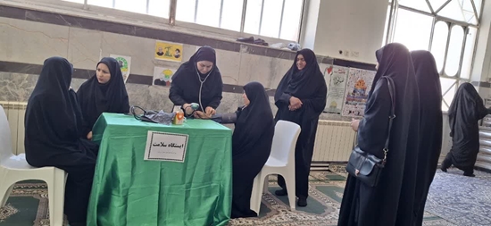 برپایی ایستگاه سلامت و استقرار کارشناسان فوریت های پزشکی به مناسبت هفته سلامت درمحل مصلی نماز جمعه 